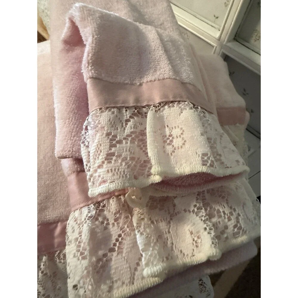 Vtg Elizabeth Gray Lace 5pc Towel Set Pink Bows Made n USA